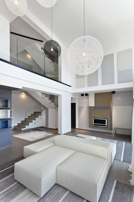villa in Cannes : Rent modern 6 bedroom villa with swimming pool and sea view in the heights of Cannes - Photo 6