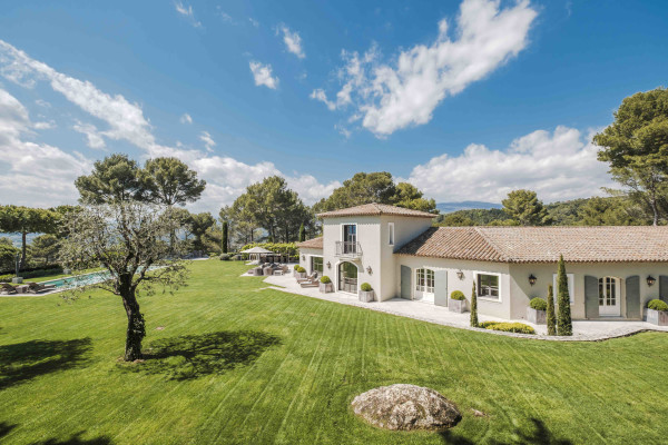 villa in Mougins : Rent incredible and unique villa in Mougins with 360 views - Photo 27