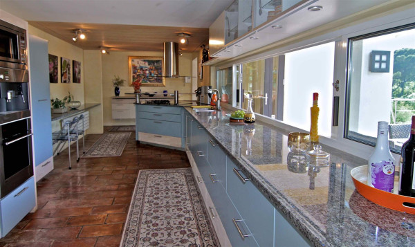 villa in Mougins : Rent Villa with Magnificent Grounds in Mougins - Photo 4