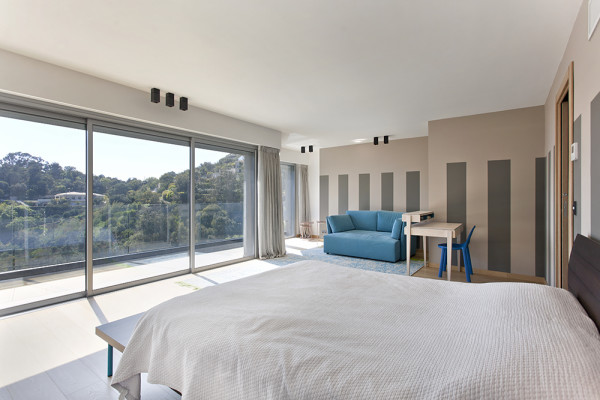 villa in Cannes : Rent modern 6 bedroom villa with swimming pool and sea view in the heights of Cannes - Photo 28