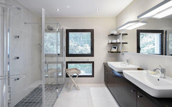 villa in Cannes : Modern 5 bedroom, 4 bathroom villa to rent in Cannes with sea views and care taker - Photo 22