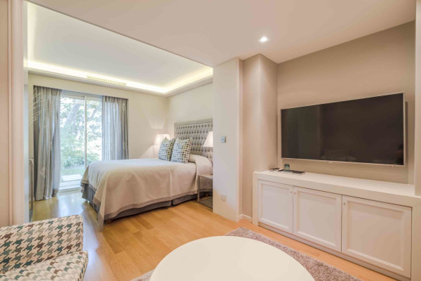 villa in Cannes : Rent Majestic 10 bedroom villa with enormous grounds located in the hills of Cannes - Photo 44