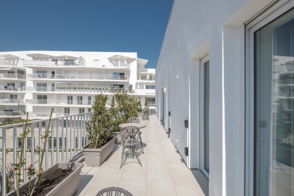 apartment in Cannes : Rent Penthouse in prestigious newly built private Residence a short walk to the rue d'Antibes and the Croisette with huge roof terrace - Photo 16