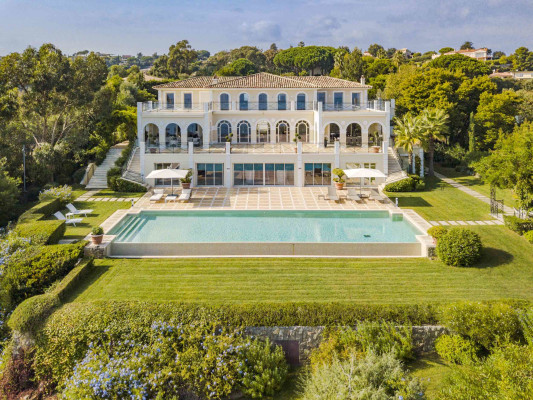 villa in Cannes : Rent Majestic 10 bedroom villa with enormous grounds located in the hills of Cannes - Photo 93