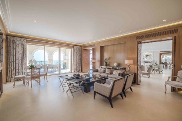 villa in Cannes : Rent Majestic 10 bedroom villa with enormous grounds located in the hills of Cannes - Photo 28
