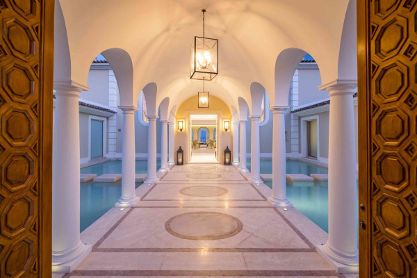 villa in Cannes : Rent Majestic 10 bedroom villa with enormous grounds located in the hills of Cannes - Photo 70