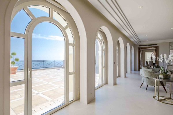 villa in Cannes : Rent Majestic 10 bedroom villa with enormous grounds located in the hills of Cannes - Photo 31