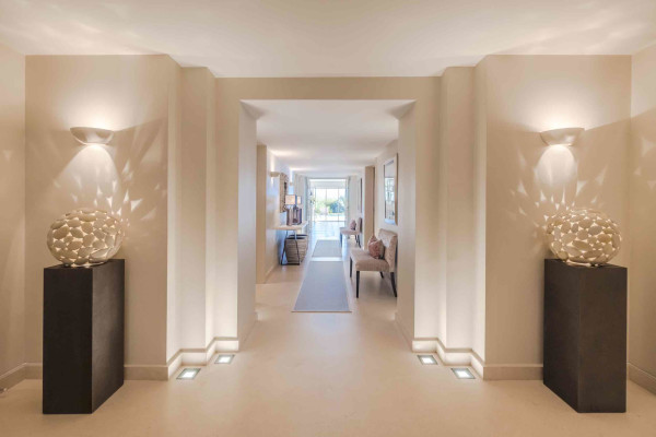 villa in Cannes : Rent Majestic 10 bedroom villa with enormous grounds located in the hills of Cannes - Photo 43