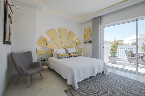 apartment in Cannes : Rent Penthouse in prestigious newly built private Residence a short walk to the rue d'Antibes and the Croisette with huge roof terrace - Photo 27