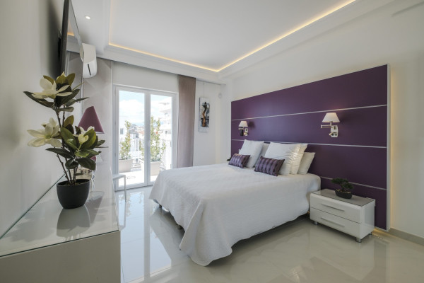 apartment in Cannes : Rent Penthouse in prestigious newly built private Residence a short walk to the rue d'Antibes and the Croisette with huge roof terrace - Photo 9