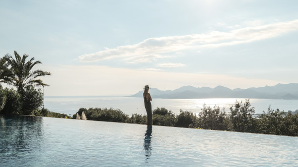 villa in Cannes : Rent Southern Europes most exclusive and stunning villa with 9 bedrooms, panoramic sea views and the height of Luxury - Photo 20