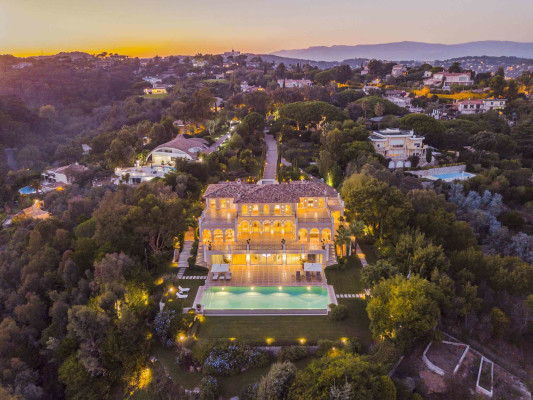 villa in Cannes : Rent Majestic 10 bedroom villa with enormous grounds located in the hills of Cannes - Photo 85