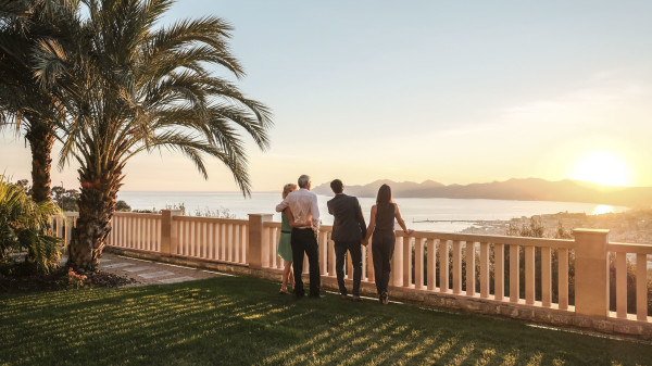 villa in Cannes : Rent Southern Europes most exclusive and stunning villa with 9 bedrooms, panoramic sea views and the height of Luxury - Photo 21