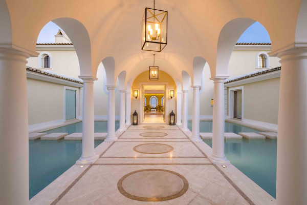 villa in Cannes : Rent Majestic 10 bedroom villa with enormous grounds located in the hills of Cannes - Photo 76