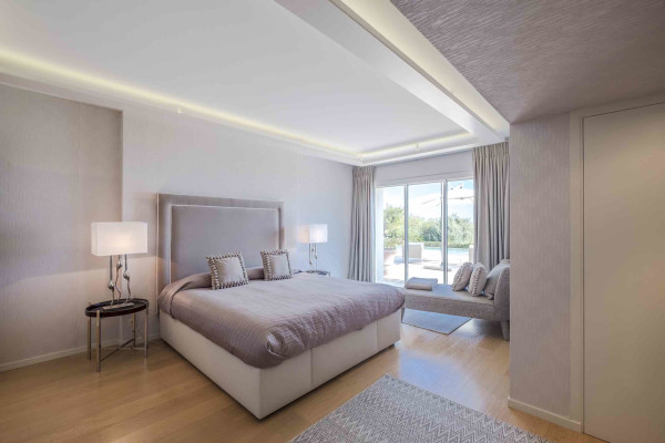 villa in Cannes : Rent Majestic 10 bedroom villa with enormous grounds located in the hills of Cannes - Photo 58