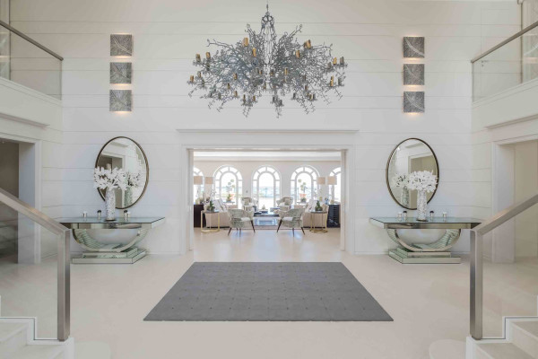 villa in Cannes : Rent Majestic 10 bedroom villa with enormous grounds located in the hills of Cannes - Photo 9
