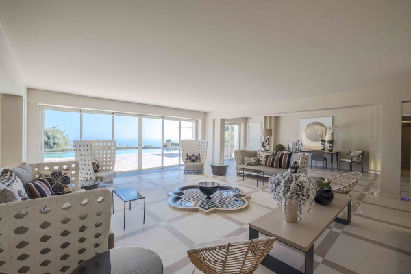 villa in Cannes : Rent Majestic 10 bedroom villa with enormous grounds located in the hills of Cannes - Photo 53