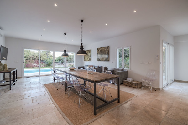 villa in Cannes : Rent incredible 8 bedroom villa a stones throw from the beaches and the Croisette in Cannes with gardens, sea view and pool - Photo 77