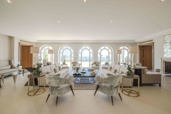 villa in Cannes : Rent Majestic 10 bedroom villa with enormous grounds located in the hills of Cannes - Photo 25