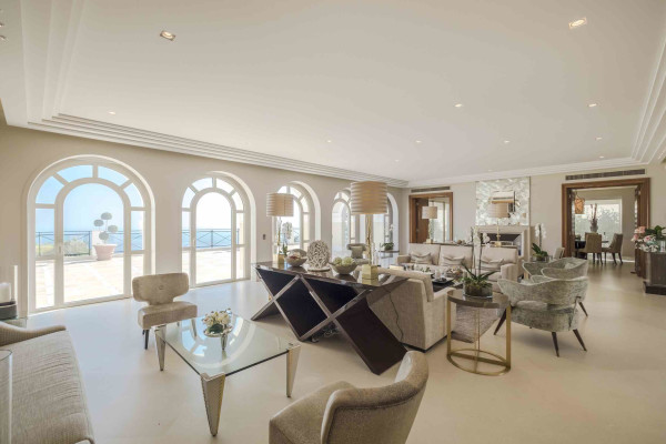 villa in Cannes : Rent Majestic 10 bedroom villa with enormous grounds located in the hills of Cannes - Photo 26