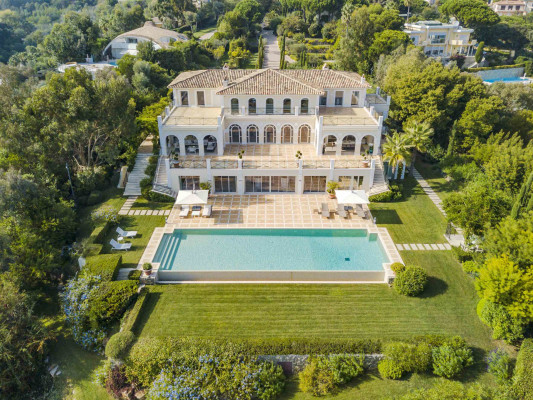 villa in Cannes : Rent Majestic 10 bedroom villa with enormous grounds located in the hills of Cannes - Photo 95