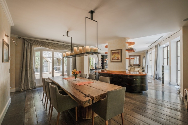 villa in Mougins : Rent Beautiful Stone Property with Parkland and Pool in Mougins - Photo 6