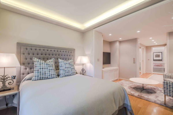 villa in Cannes : Rent Majestic 10 bedroom villa with enormous grounds located in the hills of Cannes - Photo 45