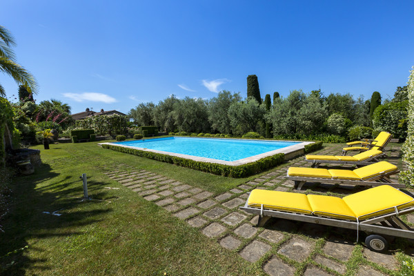 villa in Grasse : Rent this 8 bedrooms provencal villa between Valbonne and Grasse, perfect for family holidays. - Photo 25