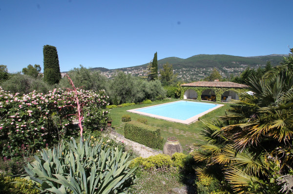villa in Grasse : Rent this 8 bedrooms provencal villa between Valbonne and Grasse, perfect for family holidays. - Photo 38