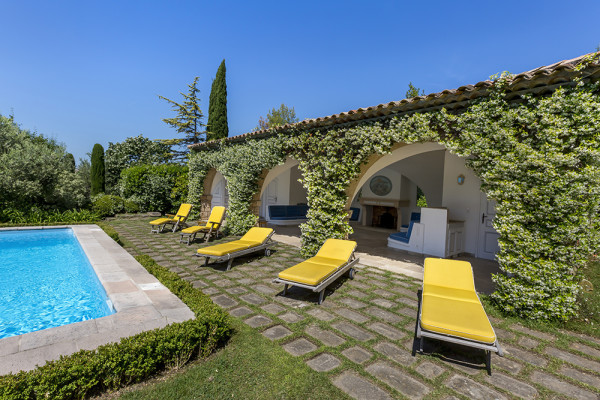 villa in Grasse : Rent this 8 bedrooms provencal villa between Valbonne and Grasse, perfect for family holidays. - Photo 26