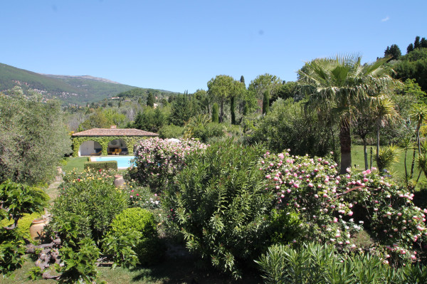 villa in Grasse : Rent this 8 bedrooms provencal villa between Valbonne and Grasse, perfect for family holidays. - Photo 45