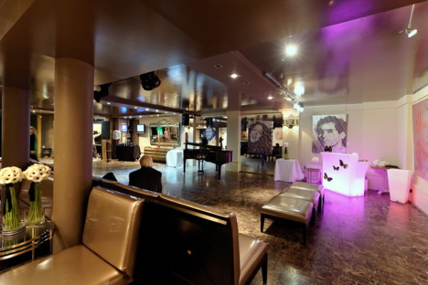 villa in Cannes : Rent Magnificent 8  bedroom Chateau styled villa in the hills of Cannes, ideal for events and large groups - Photo 8