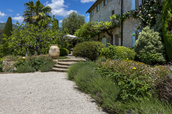 villa in Grasse : Rent this 8 bedrooms provencal villa between Valbonne and Grasse, perfect for family holidays. - Photo 33