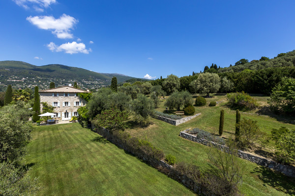 villa in Grasse : Rent this 8 bedrooms provencal villa between Valbonne and Grasse, perfect for family holidays. - Photo 42