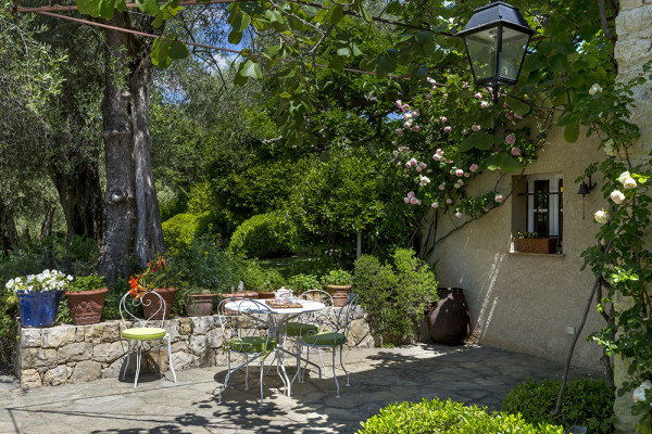 villa in Grasse : Rent this 8 bedrooms provencal villa between Valbonne and Grasse, perfect for family holidays. - Photo 34