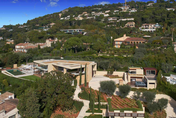 villa in Cannes : Rent incredible 6  bedroom, ultra stylish villa in the hills of Cannes with sea views and in close proximity to the Croisette - Photo 2