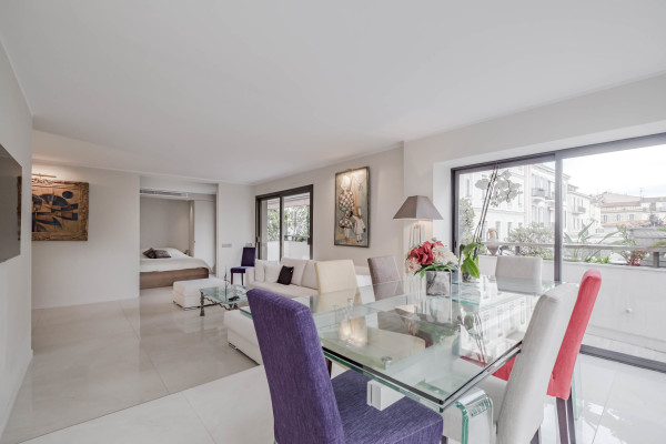 apartment in Cannes : Rent Ultra modern 3 bedroom apartment with terrace in the Residence of the Gray d'Albion a stones throw to the Croisette and the Palais - Photo 1