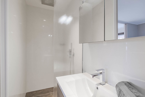 apartment in Cannes : Rent Ultra modern 3 bedroom apartment with terrace in the Residence of the Gray d'Albion a stones throw to the Croisette and the Palais - Photo 20