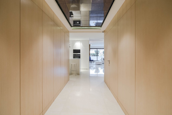 apartment in Cannes : Rent Ultra modern 3 bedroom apartment with terrace in the Residence of the Gray d'Albion a stones throw to the Croisette and the Palais - Photo 5