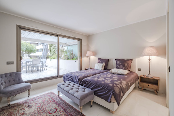 apartment in Cannes : Rent Ultra modern 3 bedroom apartment with terrace in the Residence of the Gray d'Albion a stones throw to the Croisette and the Palais - Photo 13