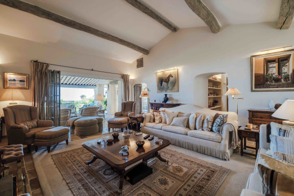 villa in Saint-Paul-de-Vence : Rent 8 bedroom stunning villa in St Paul de Vence with spacious grounds and 2 swimming pools - Photo 51