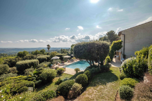 villa in Saint-Paul-de-Vence : Rent 8 bedroom stunning villa in St Paul de Vence with spacious grounds and 2 swimming pools - Photo 14