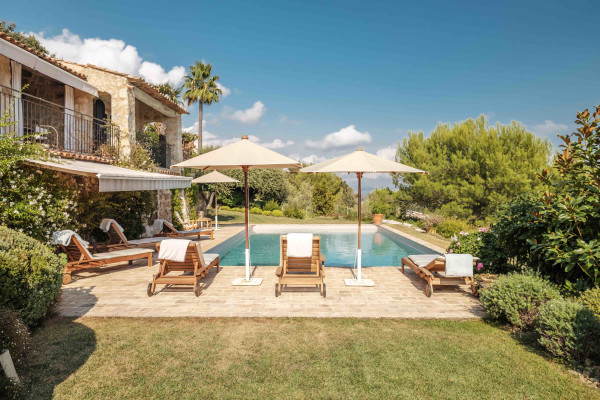 villa in Saint-Paul-de-Vence : Rent 8 bedroom stunning villa in St Paul de Vence with spacious grounds and 2 swimming pools - Photo 18