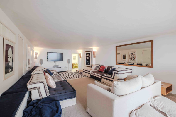 villa in Saint-Paul-de-Vence : Rent 8 bedroom stunning villa in St Paul de Vence with spacious grounds and 2 swimming pools - Photo 76