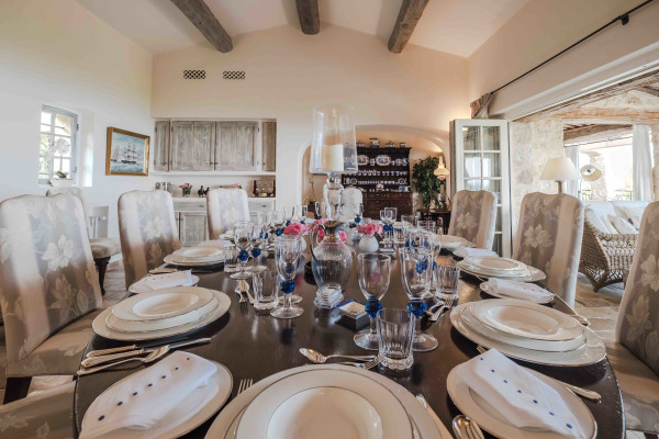 villa in Saint-Paul-de-Vence : Rent 8 bedroom stunning villa in St Paul de Vence with spacious grounds and 2 swimming pools - Photo 61