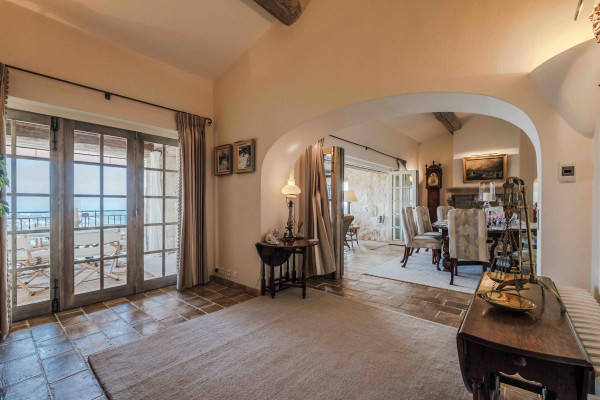 villa in Saint-Paul-de-Vence : Rent 8 bedroom stunning villa in St Paul de Vence with spacious grounds and 2 swimming pools - Photo 75