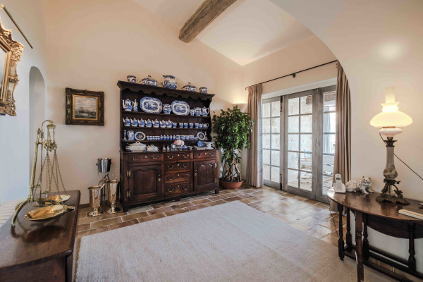 villa in Saint-Paul-de-Vence : Rent 8 bedroom stunning villa in St Paul de Vence with spacious grounds and 2 swimming pools - Photo 65
