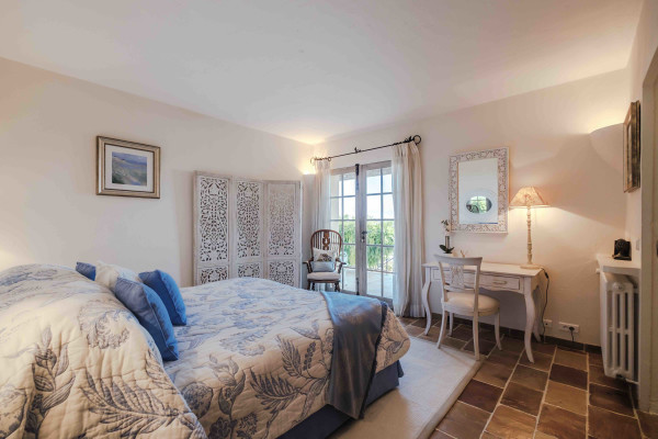 villa in Saint-Paul-de-Vence : Rent 8 bedroom stunning villa in St Paul de Vence with spacious grounds and 2 swimming pools - Photo 41
