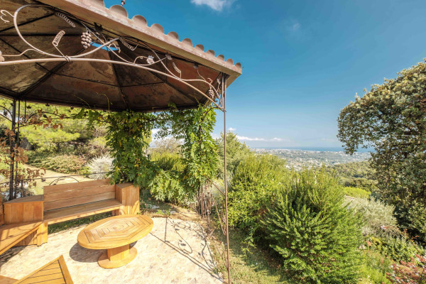 villa in Saint-Paul-de-Vence : Rent 8 bedroom stunning villa in St Paul de Vence with spacious grounds and 2 swimming pools - Photo 13