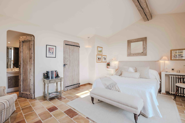 villa in Saint-Paul-de-Vence : Rent 8 bedroom stunning villa in St Paul de Vence with spacious grounds and 2 swimming pools - Photo 33